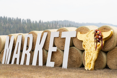 Market in the Mountains
